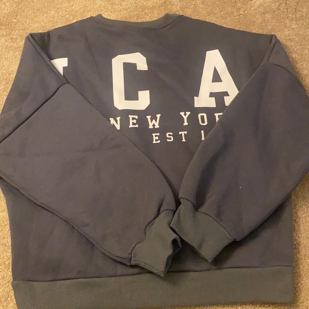 Sweatshirt